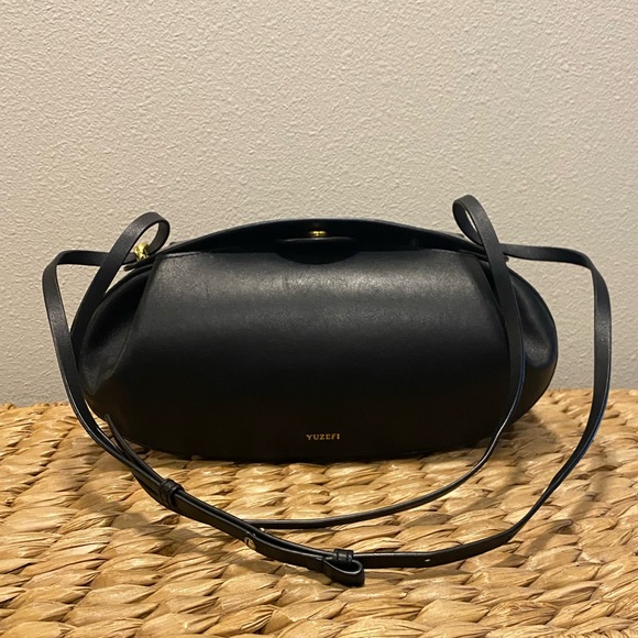 Yuzefi Black Oval Leather Bag - Picture 3 of 9